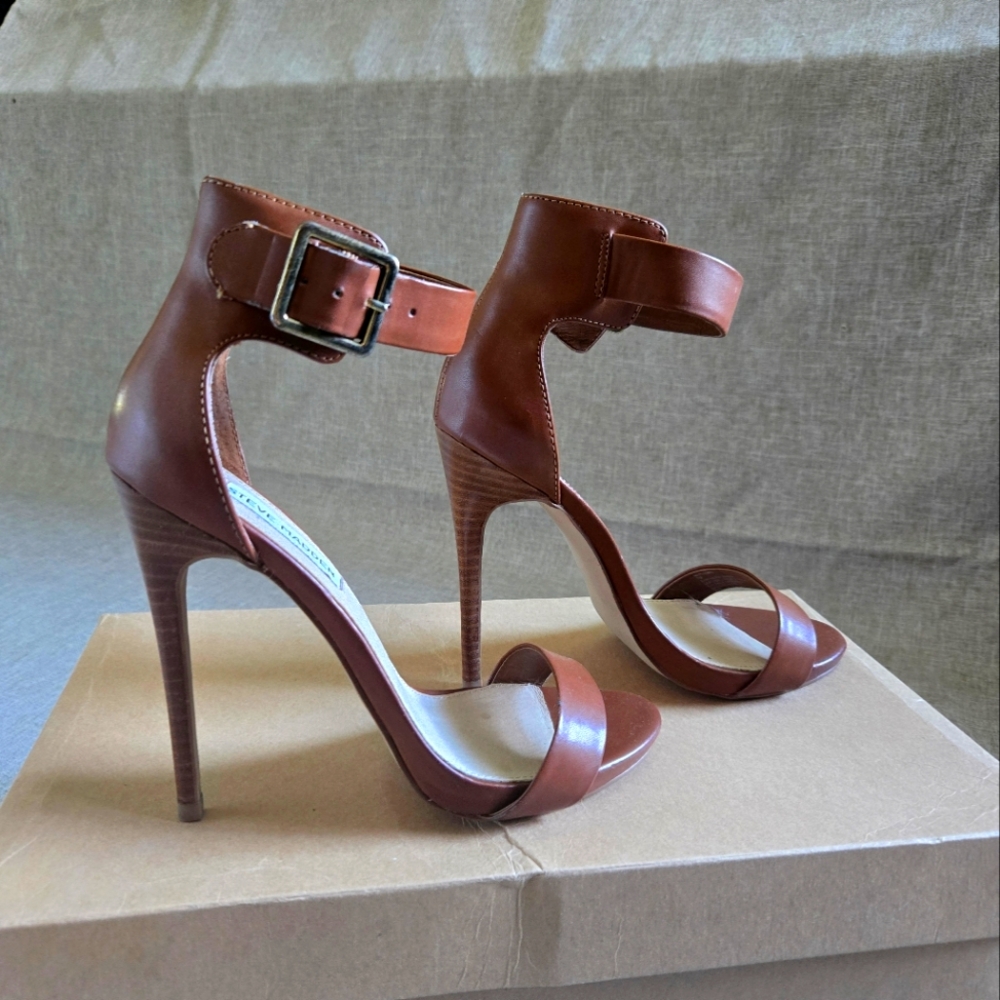 Steve Madden sandals